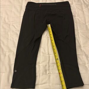 Lululemon Black Cropped Leggings